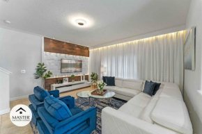 5 Bedroom- 4 Bathroom Storey Lake 4819 CT